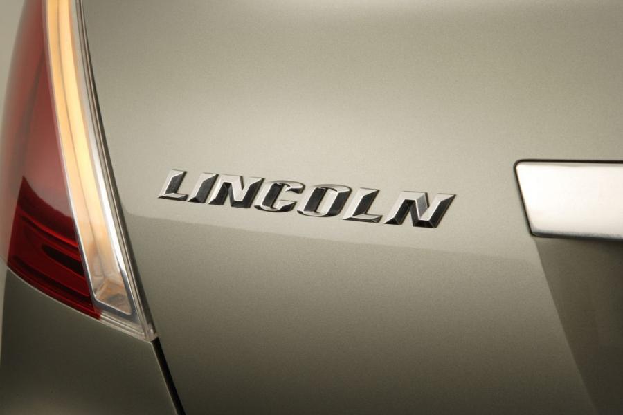 Lincoln MKS 2008 года  (фото 268 из 284)